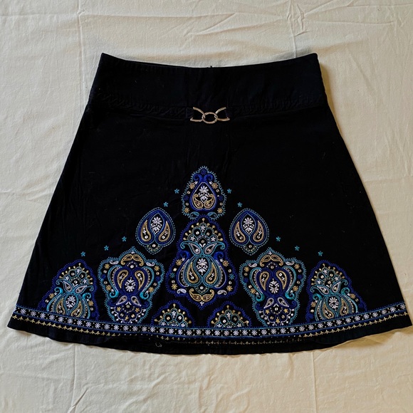 Dresses & Skirts - Intricate embroidered skirt